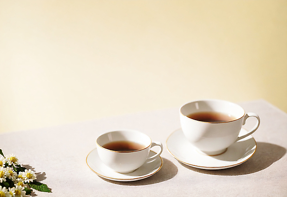 JPG 편집이미지 꽃 실내 사람없음 차 찻잔 오브젝트 편집실사 AI포토 AI콘텐츠 식물 음료 잔 내부 CG 파일형식