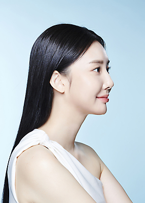 포토 JPG 스튜디오촬영 여자 한명 미소 상반신 20대 성인 옆모습 뷰티 한국인 의료성형뷰티 성인여자한명만 국내포토 1 뷰포인트 실내 표정 사람 동양인 청년 여자한명만 성인여자만 파일형식