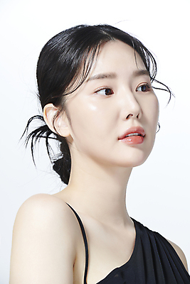 포토 JPG 스튜디오촬영 응시 여자 무표정 한명 상반신 20대 성인 옆모습 뷰티 한국인 곁눈질 의료성형뷰티 성인여자한명만 국내포토 1 시선 감정 뷰포인트 실내 표정 사람 동양인 청년 여자한명만 성인여자만 파일형식