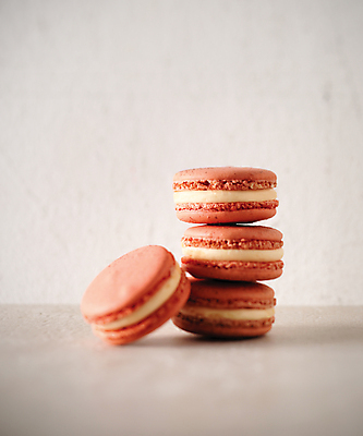 포토 JPG 스튜디오촬영 분홍색 사람없음 쌓기 달콤 마카롱 맛있는 국내포토 컬러 모션 디저트 실내 맛 파일형식