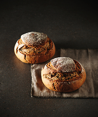 포토 JPG 스튜디오촬영 빵 사람없음 두개 천 호밀빵 맛있는 국내포토 음식 2 실내 직물 파일형식