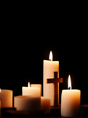 JPG 편집이미지 기독교 십자가 초 촛불 그림자 사람없음 어둠 편집실사 AI포토 AI콘텐츠 종교 CG 파일형식