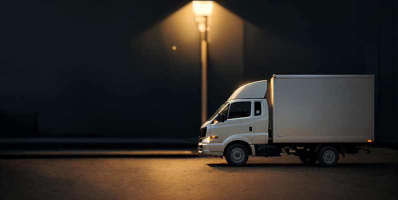 JPG 편집이미지 도로 가로등 사람없음 야외 빛 야간 배송 디지털합성 택배 물류 편집소스 새벽배송 탑차 편집실사 AI포토 AI콘텐츠 자연요소 공공시설 길 교통시설 트럭 운송업 CG 파일형식