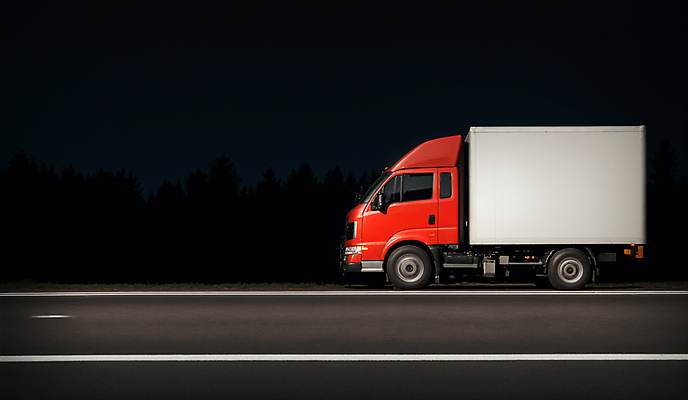 JPG 편집이미지 도로 사람없음 야외 야간 배송 디지털합성 택배 물류 편집소스 새벽배송 탑차 편집실사 AI포토 AI콘텐츠 자연요소 길 교통시설 트럭 운송업 CG 파일형식