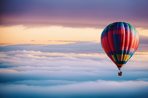 JPG 주간 편집이미지 하늘 풍경 사람없음 야외 일몰 열기구 비행 디지털합성 풍선 편집소스 편집실사 AI포토 AI콘텐츠 자연요소 항공교통 노을 CG 파일형식