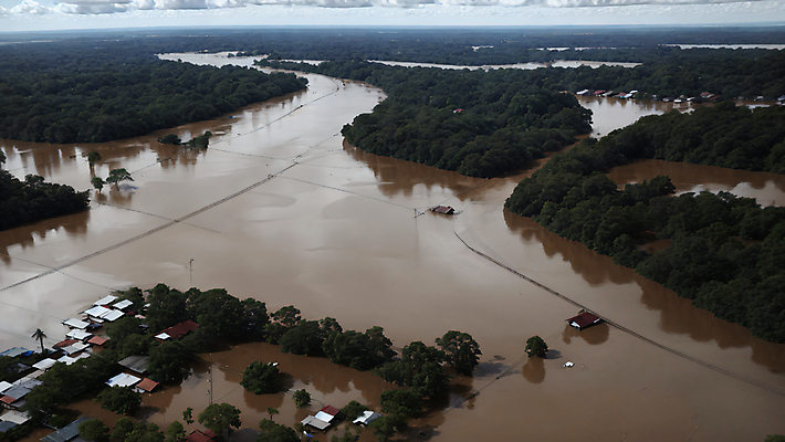 JPG 주간 나무 편집이미지 하늘 산 주택 풍경 사람없음 야외 마을 홍수 자연재해 디지털합성 기후변화 기후위기 편집실사 AI포토 AI콘텐츠 자연요소 식물 날씨 건물 변화 CG 재해 위기 파일형식