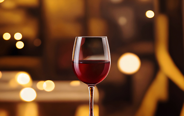 JPG 편집이미지 와인잔 사람없음 와인 레드와인 디지털합성 보케 편집소스 편집실사 AI포토 AI콘텐츠 술잔 주류 CG 파일형식