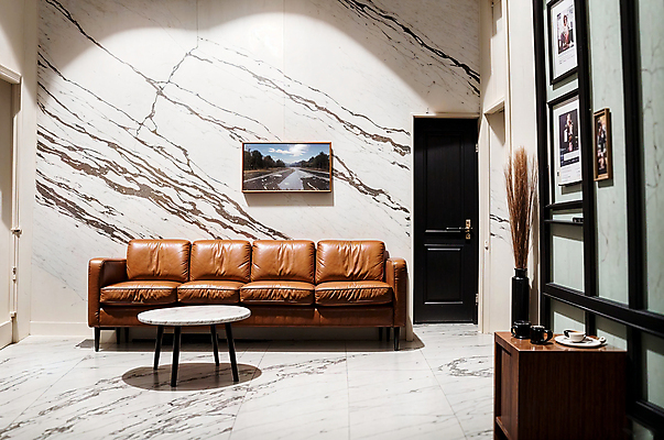 JPG 편집이미지 액자 거실 탁자 실내 사람없음 인테리어 소파 문 공간 디지털합성 모던 대리석 마블링 편집소스 편집실사 AI포토 AI콘텐츠 디자인 가구 의자 재료 내부 CG 파일형식