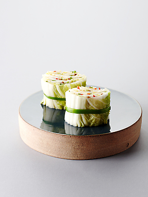 포토 JPG 한식 음식 반찬 김치 사람없음 쌈 백김치 단상 플레이팅 국내포토 상차림 파일형식