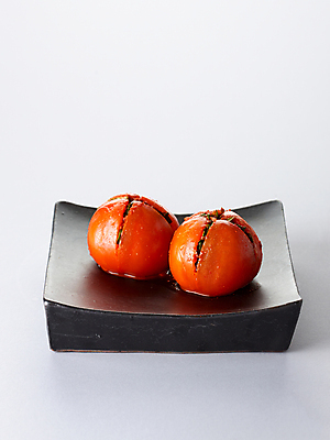 포토 JPG 접시 한식 음식 토마토 반찬 김치 사람없음 플레이팅 국내포토 식기 채소 상차림 파일형식