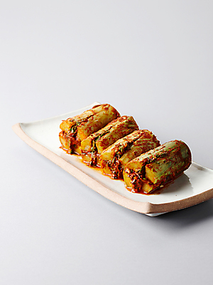 포토 JPG 접시 한식 음식 반찬 김치 오이 사람없음 오이소박이 플레이팅 국내포토 식기 채소 상차림 파일형식