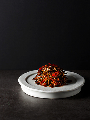 포토 JPG 접시 한식 음식 반찬 김치 사람없음 나물 플레이팅 국내포토 식기 채소 상차림 파일형식