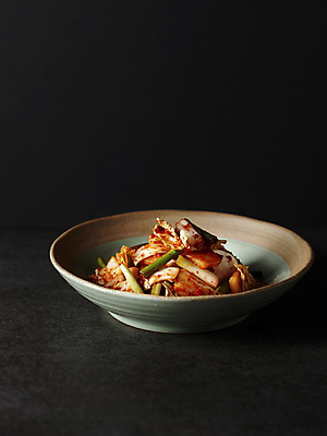 포토 JPG 접시 한식 음식 반찬 김치 사람없음 배추 배추김치 플레이팅 국내포토 식기 채소 상차림 파일형식