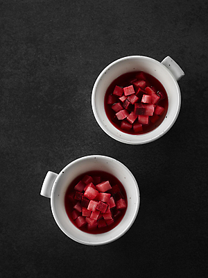 포토 JPG 한식 음식 반찬 사람없음 하이앵글 무 피클 비트 플레이팅 국내포토 뷰포인트 채소 뿌리채소 상차림 절임 파일형식