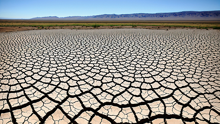 JPG 편집이미지 하늘 건조 풍경 사람없음 균열 땅 자연재해 가뭄 편집실사 AI포토 AI콘텐츠 모션 날씨 CG 재해 파일형식