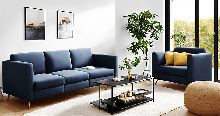 JPG 편집이미지 화분 액자 쿠션 거실 창문 자연 탁자 사람없음 인테리어 소파 카펫 내추럴 플랜테리어 편집실사 AI포토 AI콘텐츠 디자인 가구 의자 CG 생태계 파일형식