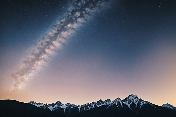 JPG 편집이미지 자연 밤하늘 산 풍경 사람없음 디지털합성 은하 눈덮임 편집실사 AI포토 AI콘텐츠 컨셉 하늘 우주 야간 CG 생태계 파일형식