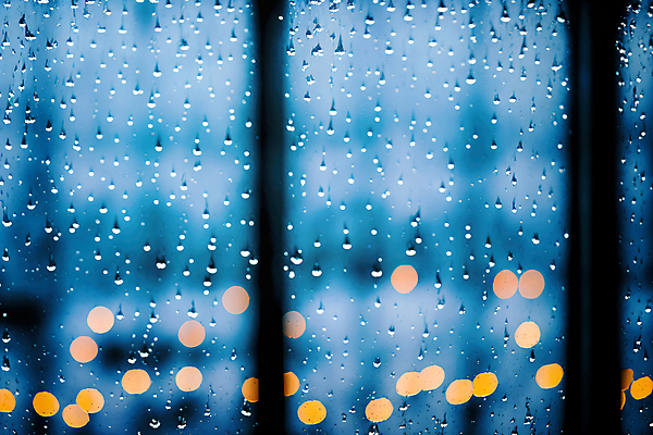 JPG 편집이미지 창문 풍경 사람없음 파란색 비 보케 블러효과 편집실사 AI포토 AI콘텐츠 자연요소 컬러 날씨 CG 블러 파일형식 효과