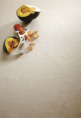 포토 JPG 사람없음 당근 자르기 단호박 베이지색 채칼 카피스페이스 국내포토 컬러 모션 호박 뿌리채소 공백 칼 파일형식