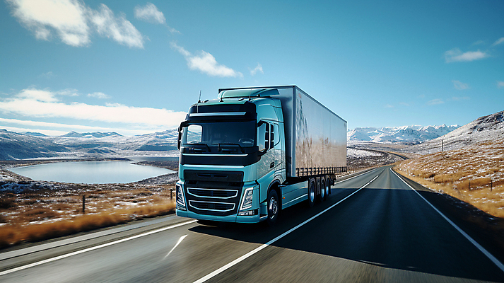 JPG 구름 편집이미지 도로 호수 하늘 산 풍경 사람없음 배송 디지털합성 택배 화물트럭 편집소스 탑차 편집실사 AI포토 AI콘텐츠 자연요소 길 교통시설 트럭 운송업 CG 파일형식