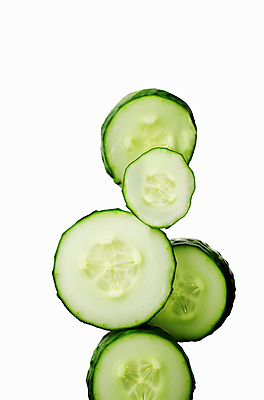 JPG 편집이미지 단면 오이 사람없음 초록색 디지털합성 슬라이스 편집소스 편집실사 AI포토 AI콘텐츠 컬러 채소 CG 파일형식