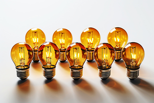 JPG 편집이미지 생각 전구 조명 아이디어 그림자 사람없음 빛 여러개 일렬 편집실사 AI컴퓨터그래픽 AI콘텐츠 다수 컨셉 CG 파일형식