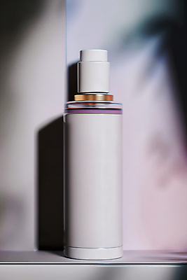 JPG 편집이미지 그림자 사람없음 뷰티 화장품 흰색 오브젝트 공병 목업 편집실사 AI포토 AI콘텐츠 컬러 CG 병_담는 파일형식