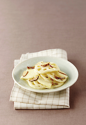 포토 JPG 접시 반찬 사람없음 식사 천 무침 연근 연근요리 플레이팅 국내포토 식기 음식 채소 직물 상차림 파일형식