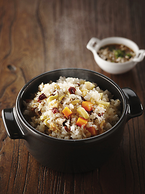 포토 JPG 반찬 건강 사람없음 식사 소스 연기 뚝배기 돌솥 영양돌솥밥 영양밥 플레이팅 국내포토 음식 밥 양념 상차림 돌솥밥 파일형식