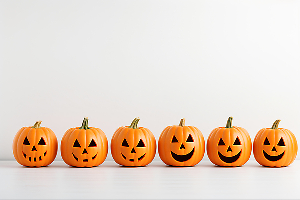 JPG 편집이미지 호박 미소 사람없음 주황색 할로윈 흰색 오브젝트 일렬 잭오랜턴 편집실사 AI포토 AI콘텐츠 컬러 채소 표정 CG 파일형식