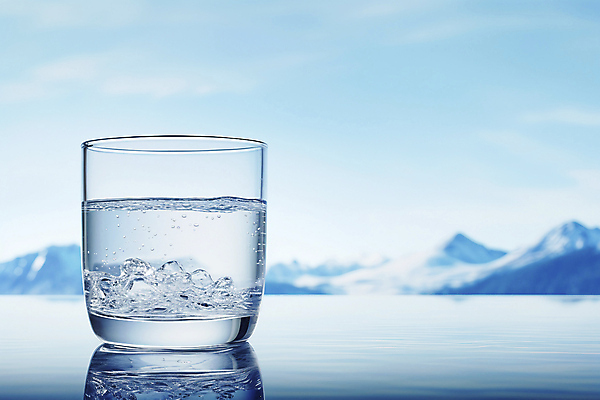 JPG 편집이미지 기념일 자연 이벤트 사람없음 컵 물 얼음 물방울 세계물의날 편집실사 AI컴퓨터그래픽 AI콘텐츠 자연요소 식기 CG 생태계 파일형식 법정기념일