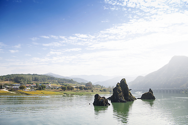 포토 JPG 구름 자연 하늘 풍경 사람없음 가을 힐링 도담삼봉 국내포토 자연요소 계절 관광지 생태계 단양 파일형식