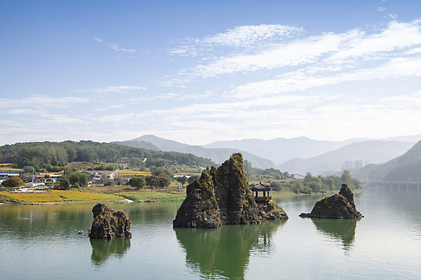 포토 JPG 구름 자연 하늘 산 풍경 사람없음 가을 힐링 도담삼봉 국내포토 자연요소 계절 관광지 생태계 단양 파일형식