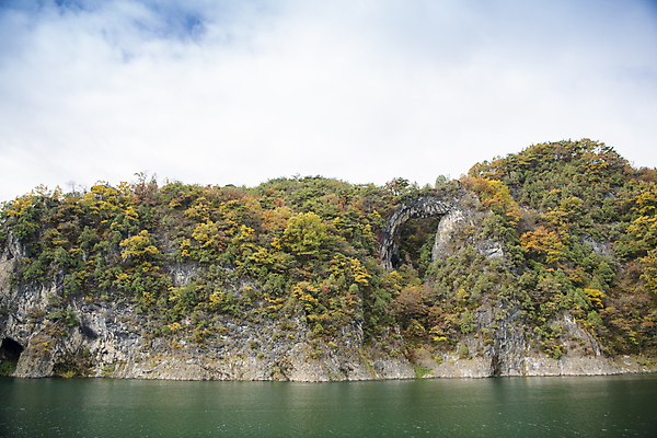 포토 JPG 구름 자연 하늘 풍경 사람없음 가을 힐링 남한강 단양 상류 국내포토 자연요소 계절 강 생태계 충청북도 파일형식