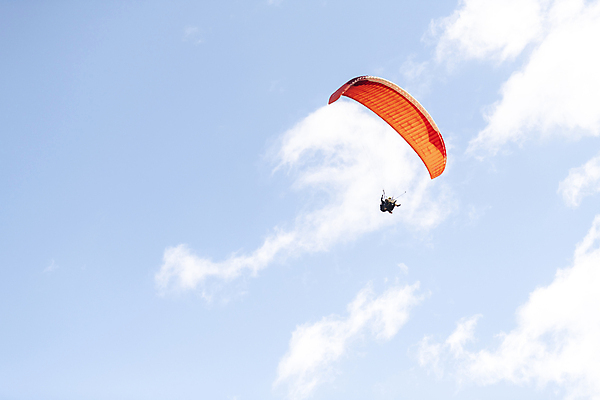 포토 JPG 구름 로우앵글 자연 하늘 휴가 휴식 풍경 사람없음 가을 힐링 패러글라이딩 단양 국내포토 자연요소 계절 스포츠 뷰포인트 컨셉 생태계 충청북도 파일형식