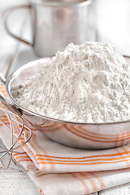 포토 JPG 해외이미지 음식 백그라운드 재료 탁자 요리 사람없음 목재 갈색 금속 주방 흰색 기구 사발 가루 준비 유기농 날것 반죽 밀가루 호밀 통밀 해외202004 해외포토 나무 웰빙 컬러 가구 재질 곡류 사기그릇 밀 파일형식