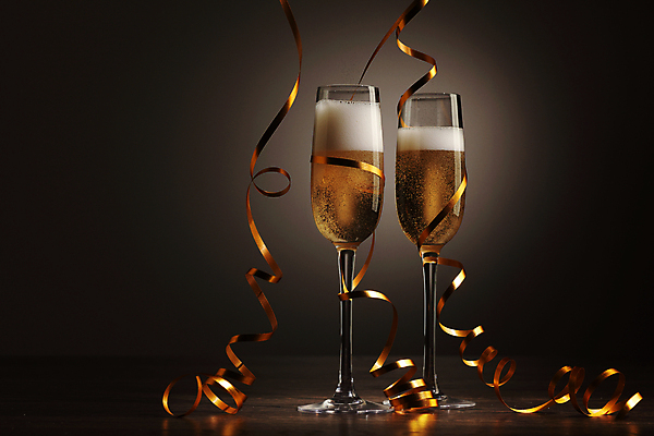포토 JPG 해외이미지 디자인 기념일 행복 리본 음료 백그라운드 크리스마스 겨울 검은배경 새로움 기념 선물 사랑 사람없음 빛 상자 파티 축제 낭만 축하 알코올 샴페인 샴페인잔 해외202004 해외포토 계절 감정 컨셉 술잔 주류 이벤트 검은색 파일형식