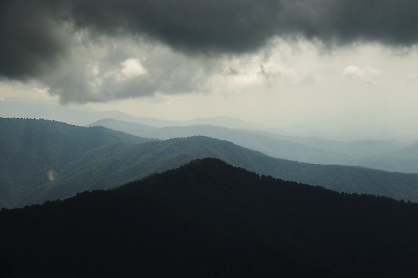 포토 JPG 해외이미지 구름 유럽 선 여행 백그라운드 밭 자연 하늘 휴가 산 파노라마 풍경 사람없음 야외 초록색 여름 파란색 컬러풀 뷰티 환경 맑음 일몰 하이킹 시골 저녁 언덕 즐거움 조지아 환상 수평선 산맥 해외202309 해외포토 자연요소 계절 감정 나라 컬러 컨셉 농업 레저 날씨 촬영기법 노을 야간 생태계 동유럽 파일형식