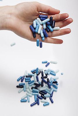 포토 JPG 해외이미지 손 건강 사람없음 알약 약 건강관리 바이러스 약국 처방 비타민 보험 마약 항생제 해외202309 해외포토 의학 관리 신체부위 영양소 파일형식