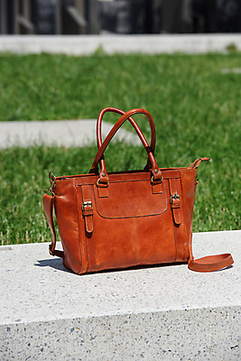 포토 JPG 해외이미지 직업 손 디자인 여자 유럽 여행 백그라운드 가방 오렌지 비즈니스 배낭 서기 사람없음 사무실 유행 핸드백 수확 짐 도시 업무 화려 지갑 고급 우아함 주머니 가죽 오브젝트 대리석 시멘트 수납 경영 구식 스트랩 콘크리트 스타일 해외202309 해외포토 잡화 나라 컨셉 농업 과일 재료 모션 사람 신체부위 작업 파일형식