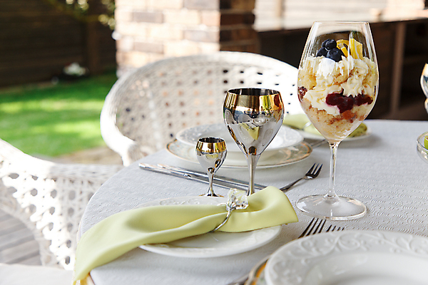 포토 JPG 해외이미지 전통 접시 음료 음식 결혼 포크 다이어트 과일 유리 탁자 휴가 디저트 건강 요리 이벤트 사람없음 야외 장식 파티 케이크 요식업 식당 와인 축제 식사 저녁식사 흰색 축하 신선 고급 달콤 맛 배열 먹기 크림 서비스 냅킨 서빙 푸딩 블랙베리 설정 점심식사 뷔페 맛있는 해외202309 해외포토 식기 산업 컬러 가구 컨셉 모션 재질 주류 상점 파일형식