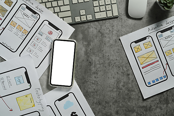 포토 JPG 해외이미지 식물 디자인 종이 비즈니스 설계 사람없음 스마트폰 키보드 마우스 계획 디자이너 책상 UI 해외202309 해외포토 직업 가구 컨셉 핸드폰 스마트기기 컴퓨터용품 파일형식