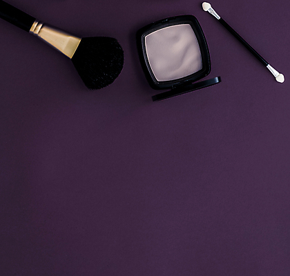 포토 JPG 해외이미지 사람없음 하이앵글 보라색 화장품 오브젝트 메이크업브러쉬 카피스페이스 해외202309 해외포토 뷰포인트 컬러 뷰티 공백 붓 파일형식