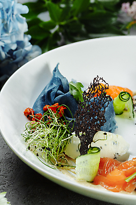 포토 JPG 해외이미지 전통 접시 음식 조각 다이어트 채소 재료 건강 어류 요리 사람없음 빨간색 초록색 식당 식사 저녁식사 흰색 신선 맛 아침식사 먹기 가득함 해산물 크림 준비 롤 부드러움 연어 레시피 훈제 팬케이크 점심식사 폭식 러시아인 스터핑 얇은 절임 짠맛 핸드메이드 크레이프 맛있는 해외202309 해외포토 서양인 식기 컬러 컨셉 모션 디저트 케이크 상점 수중동물 감각 파일형식