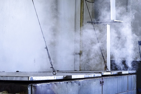 포토 JPG 해외이미지 식물 직업 전통 산업 비즈니스 공장 불 따뜻함 창조 미술 사람없음 상점 금속 장비 뚜껑 공구 업무 뜨거움 작업실 오븐 제조 상품 수증기 큼 철 상승 온도 장인 방법 옛날 용광로 핸드메이드 해외202309 해외포토 자연요소 컨셉 공업 재질 문화예술 가전제품 도구 작업 크기 파일형식