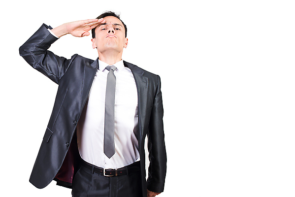 포토 JPG 해외이미지 스튜디오촬영 외관 응시 시선 남자 포즈 실내 한명 정장 가로 빛 갈색 유행 힘 인사 자신감 우아함 흰배경 리더 군용 경례 환영 병정 명예 고립 심각 정중 스타일 카피스페이스 해외202309 해외포토 1 옷 감정 컬러 백그라운드 컨셉 군대 사람 내부 공백 흰색 예절 파일형식