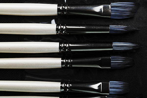 포토 JPG 해외이미지 미술 사람없음 세트 검은색 여러개 붓 일렬 가지런함 해외202309 해외포토 컬러 다수 컨셉 문화예술 파일형식