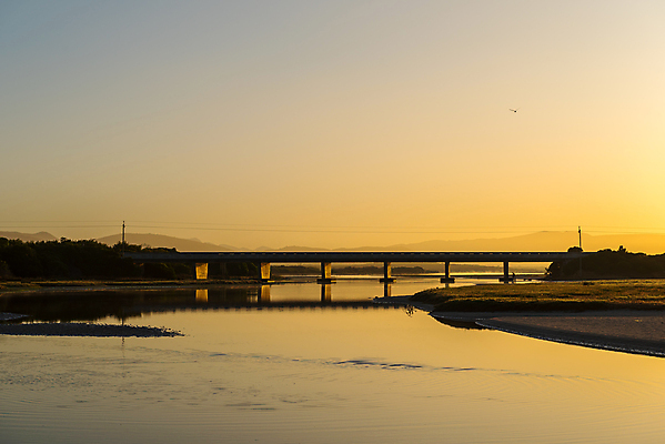 포토 JPG 해외이미지 여행 아프리카 자연 풍경 사람없음 물 강 햇빛 일출 봄 새벽 시골 황금 보호 석호 남아프리카 해외202309 해외포토 자연요소 계절 나라 컨셉 태양 노을 생태계 파일형식