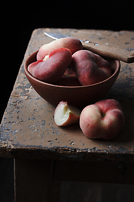 포토 JPG 해외이미지 음식 다이어트 오렌지 건강 사람없음 빨간색 노란색 흰색 신선 사발 달콤 사과 고립 살구 숙성 채식주의자 해외202309 해외포토 컬러 과일 사기그릇 맛 채식 파일형식