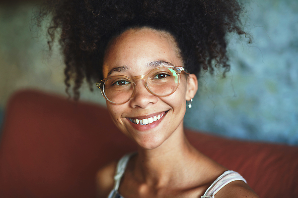 포토 JPG 해외이미지 직업 라이프스타일 응시 여자 행복 비즈니스 청소년 아파트 주택 갈색머리 실내 한명 사람 20대 성인 쇼핑 소파 알약 디지털 비즈니스우먼 신용카드 구매 계획 질서 남아프리카 예산 여자한명만 블랙프라이데이 해외202309 해외포토 1 헤어스타일 시선 감정 컨셉 의자 아프리카 데이이벤트 청년 내부 건물 생활 금융 약 예절 직장인 여자만 파일형식